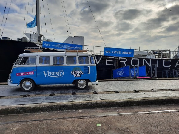 VW bus Blue Lagoon - Veronica Super 70s